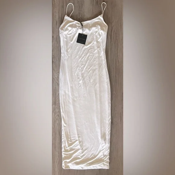 knee length dresses for ladies Black Cutout Chain Midi Dress main image 1